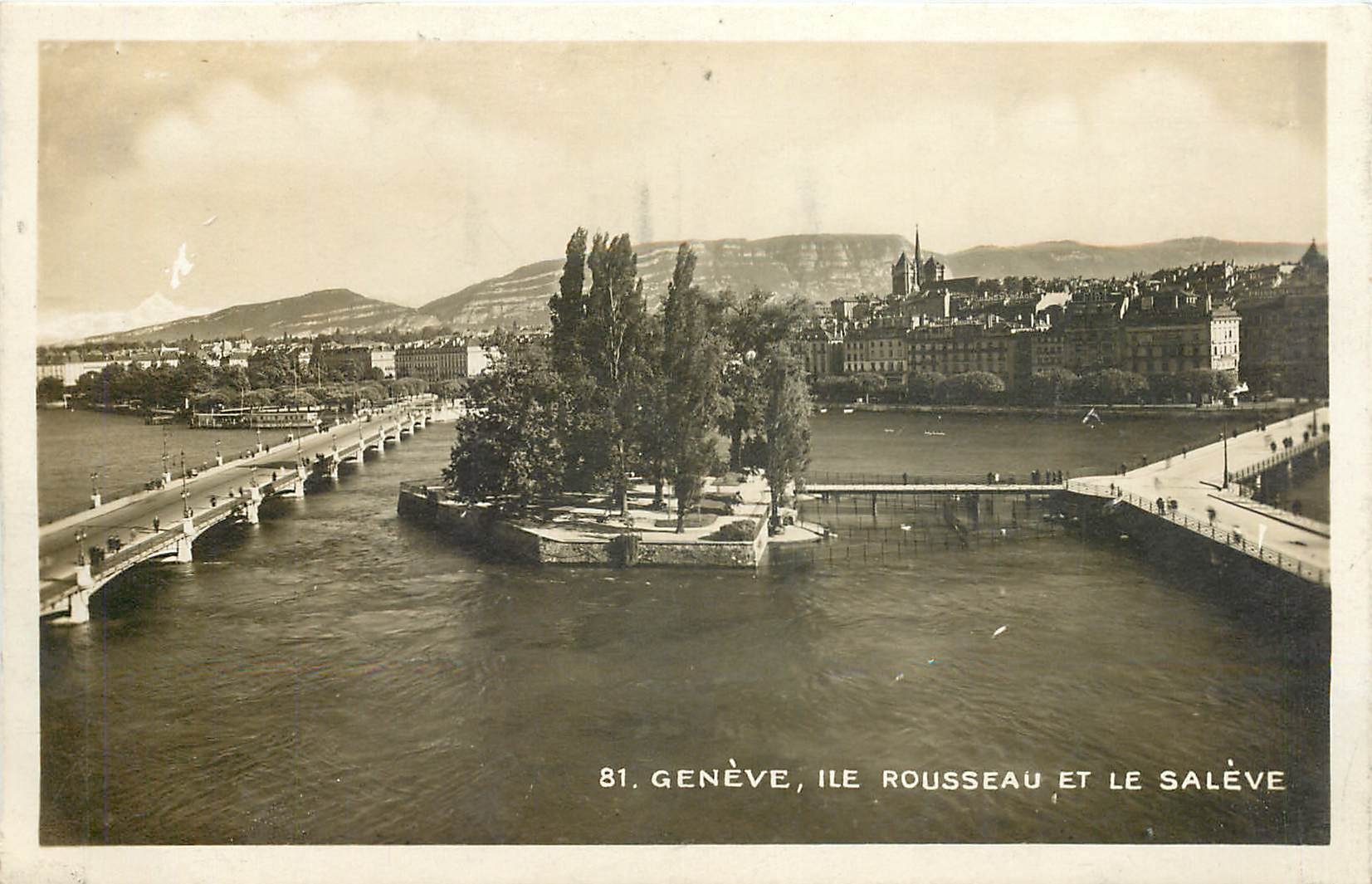 CPA Geneve Ile Rousseau et le Saleve 