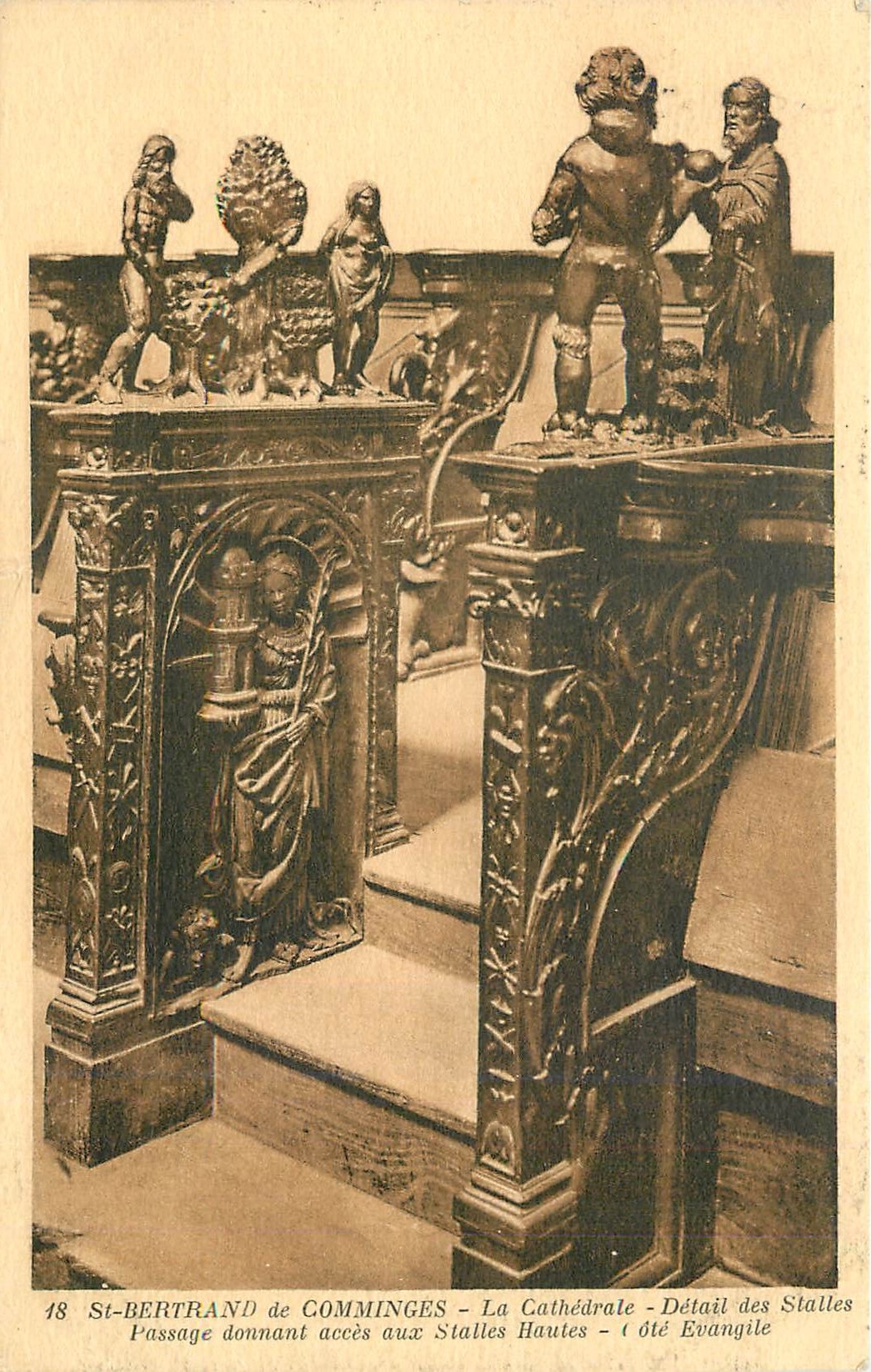 CPA St-Bertrand de Comminges - La Cathedrale - detail des Stalles
