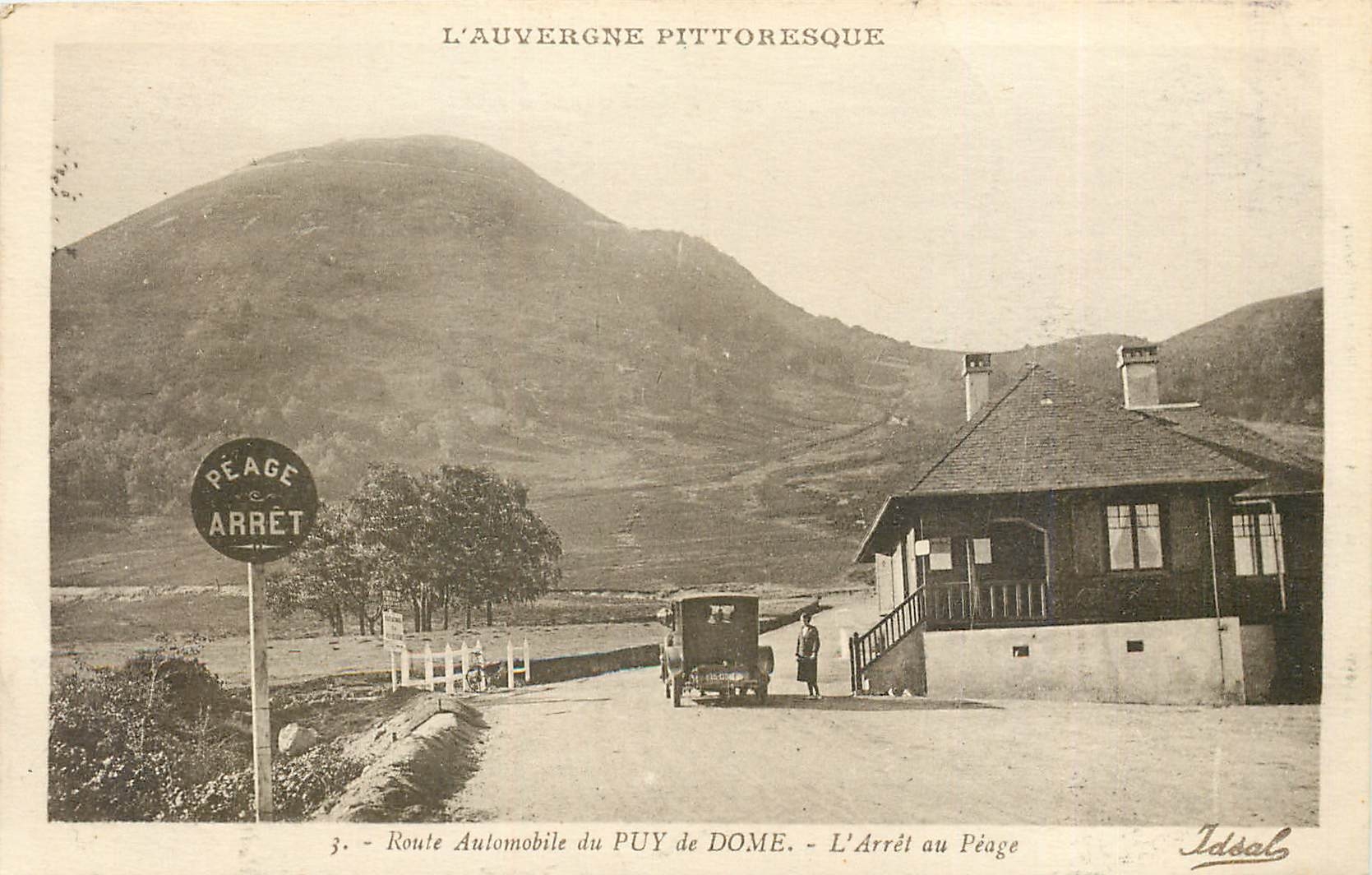 CPA L'Auvergne Pittoresque Automobile du Puy de Dome - L'Arret au Peage