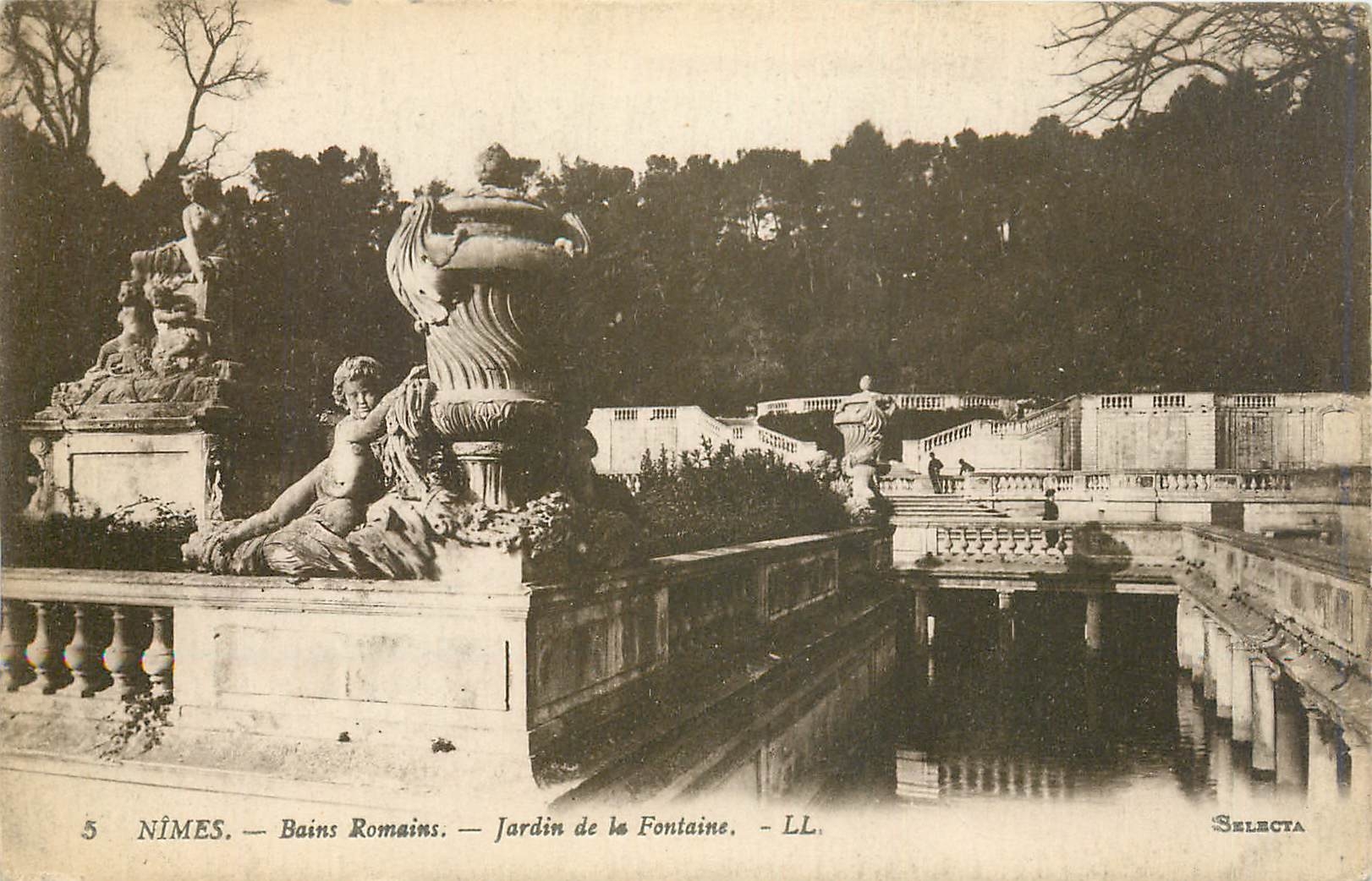 CPA Nimes Bains Romains - Jardin de La Fontaine