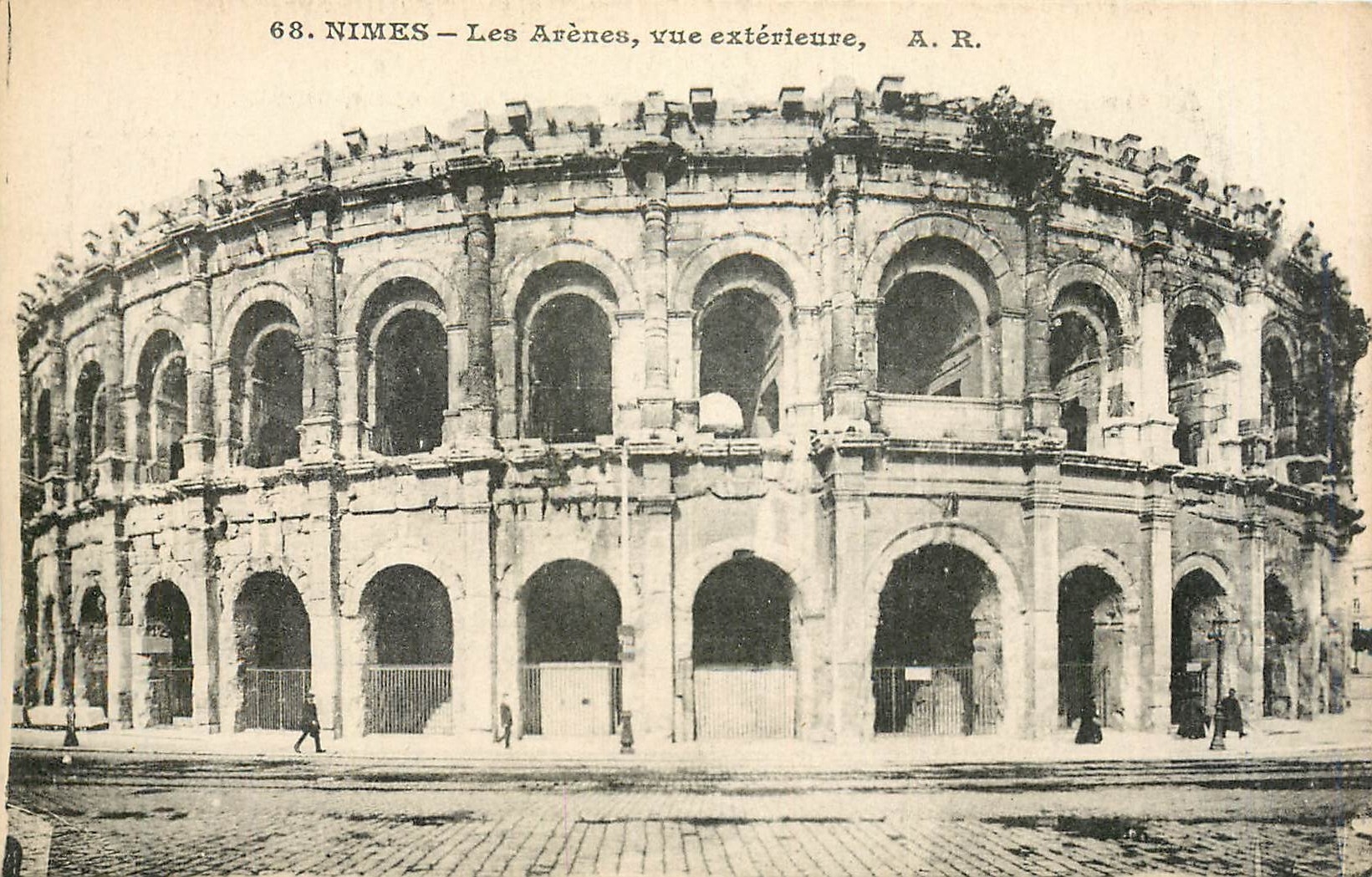 CPA Nimes Les Arenes vue Exterieur