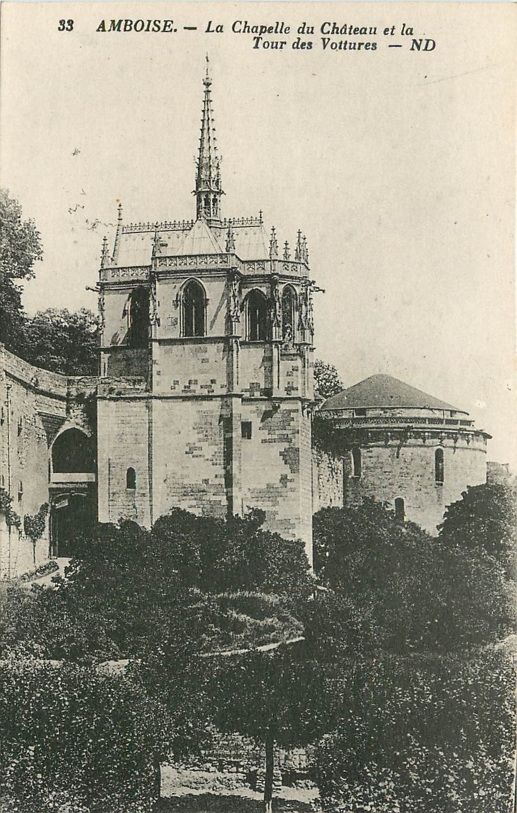 CPA Amboise -La Chapelle du Château et la Tour des Voitures