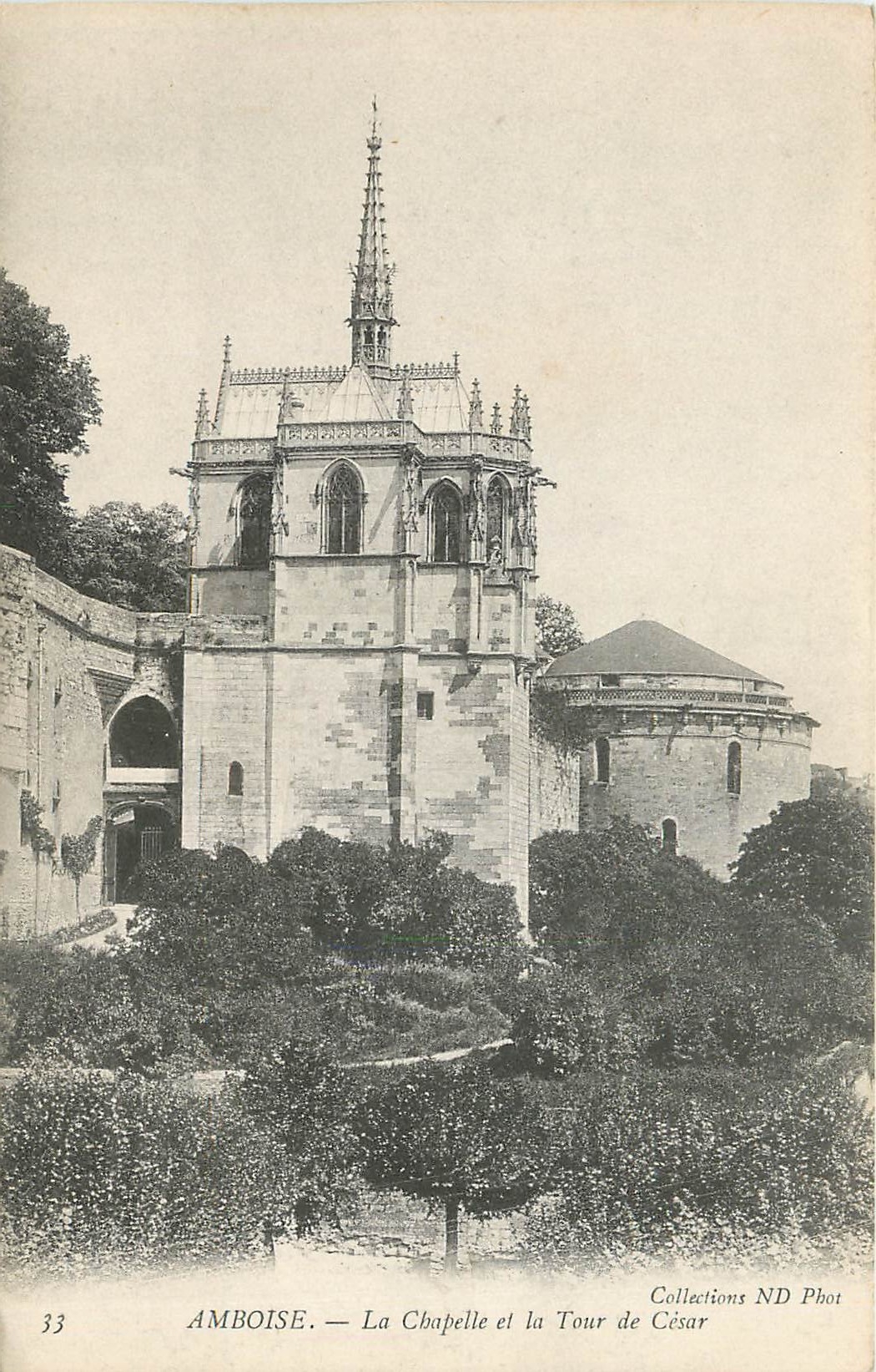 CPA Amboise La Chapelle et la Tour de Cesar
