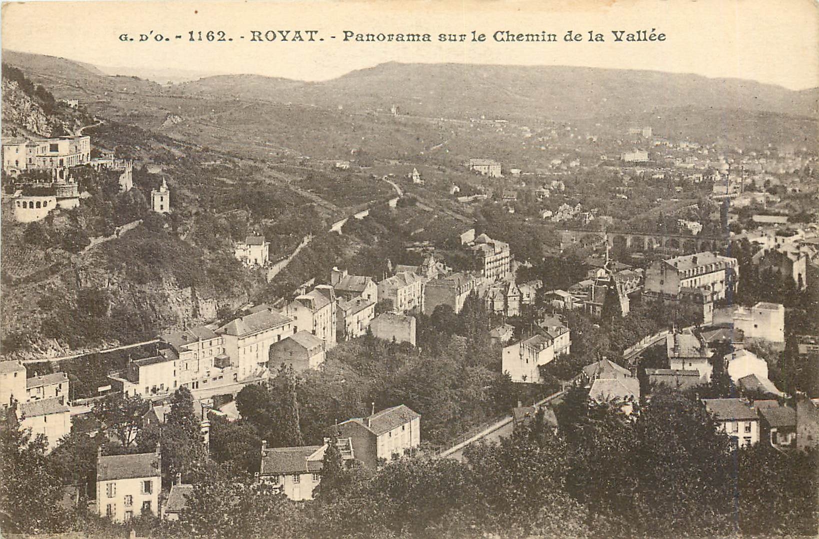 CPA Royat  Panorama sur le chemin de la Vallee