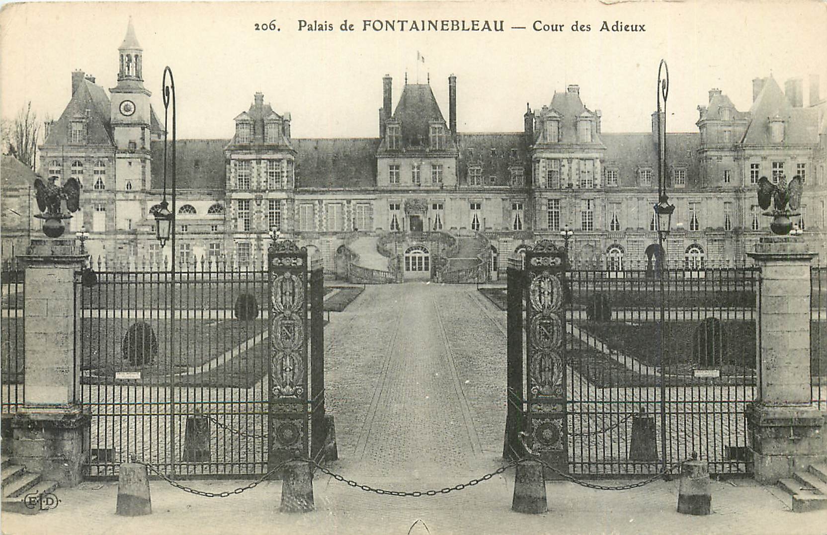 Schloss FONTAINEBLEAU — Cour des Adieux — Ausgabe EID n°206