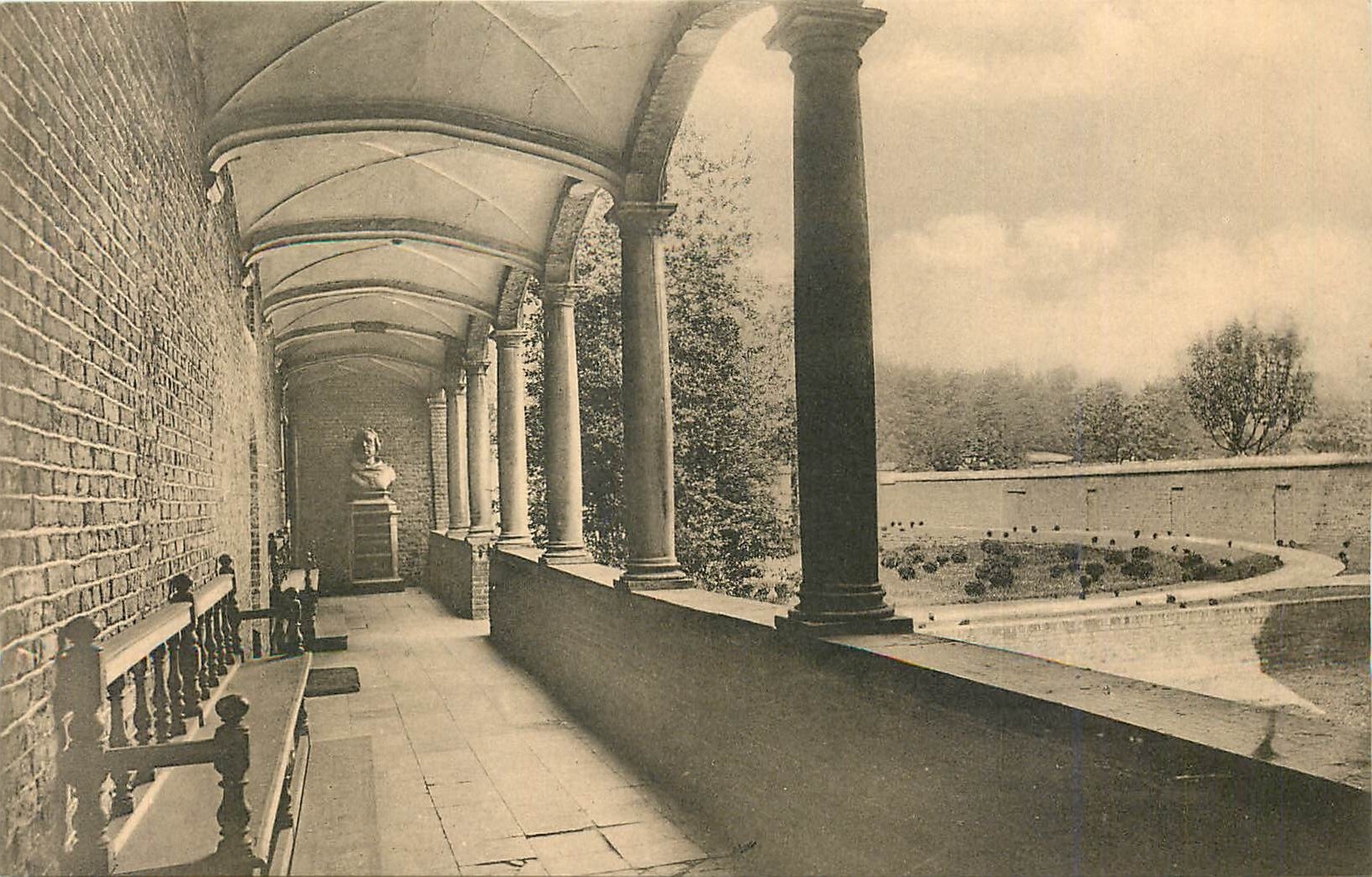 CPA Gand musee d'Archeologie dans l'abbaye de la Sainte-Vierge galerie de la maison de l'abbesse