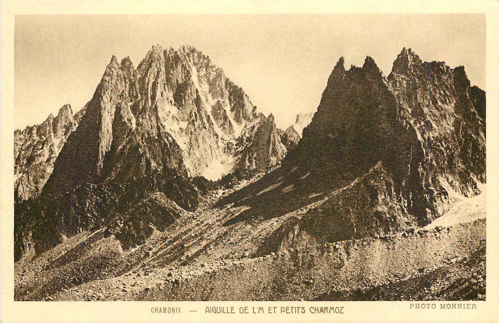CPA Chamonix Aiguille de l'M et Petits Charmoz