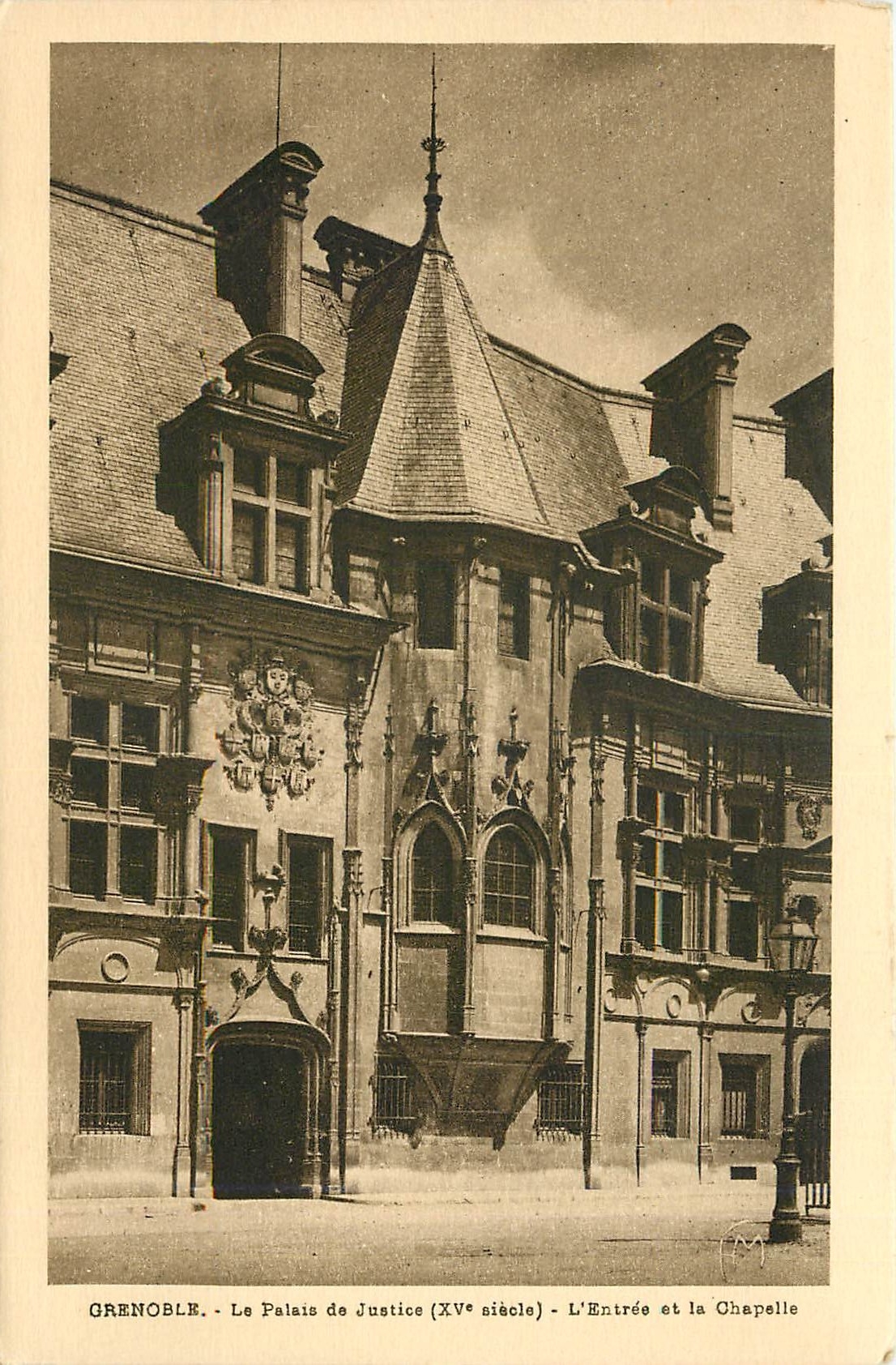 CPA Grenoble le Palais de Justice l'entree et la chapelle