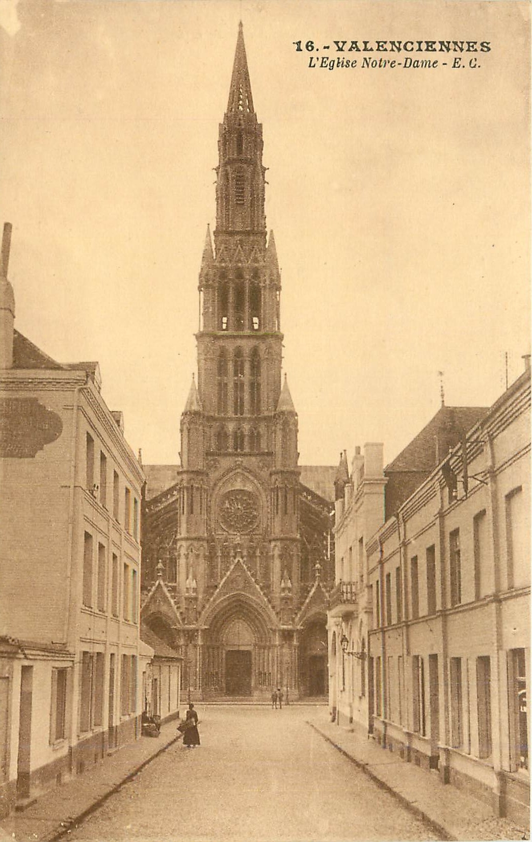 CPA Valenciennes l'eglise Notre-Dame