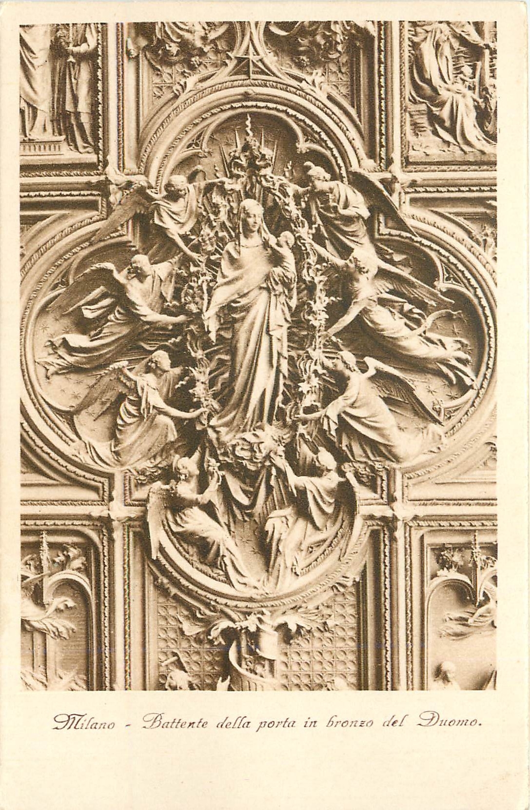 CPA Milano Battente della porta in bronzo del Duomo
