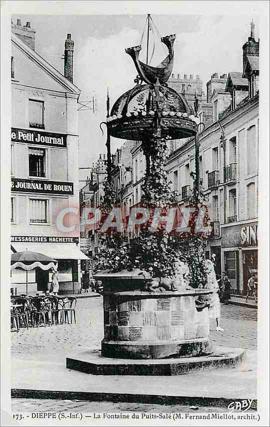 CPA Dieppe la fontaine du Puits-Sale