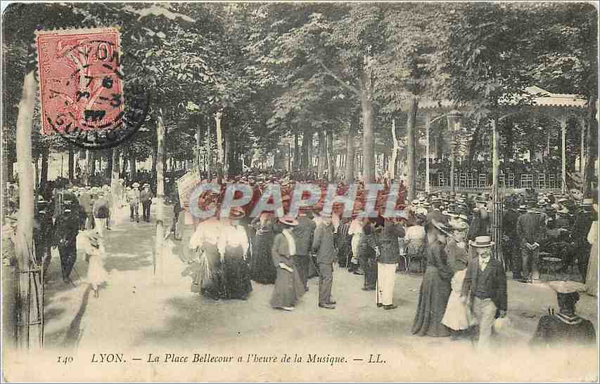 LYON — La Place Bellecour à l'heure de la Musique — LL. — n° 149