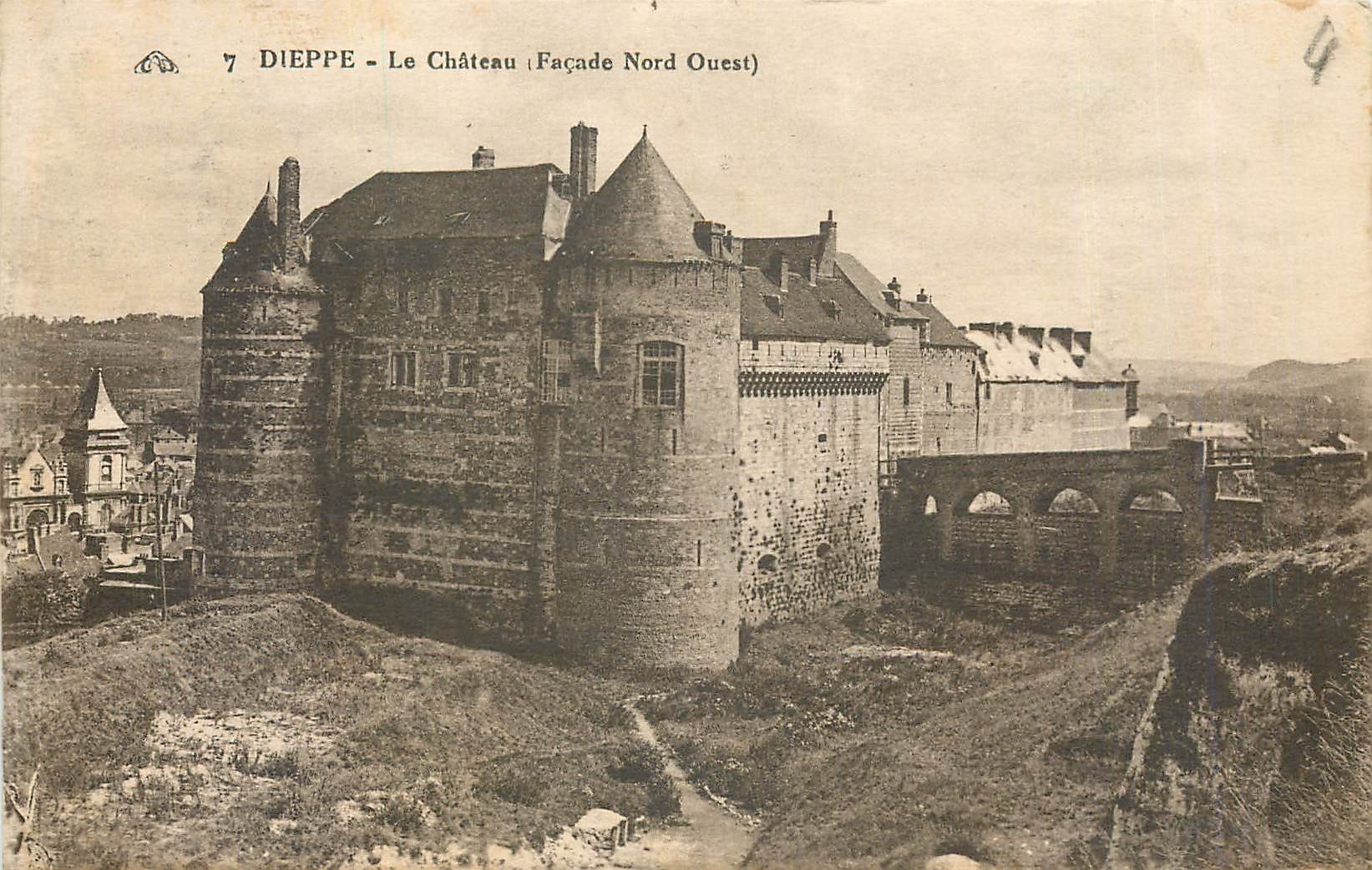CPA Dieppe le château facade nord ouest