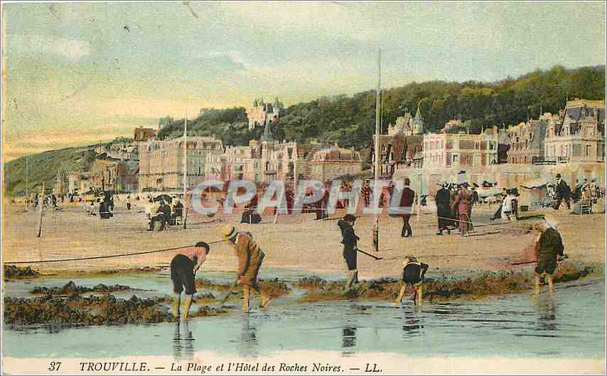 CPA Trouville la plage et l'hotel des Roches Noires