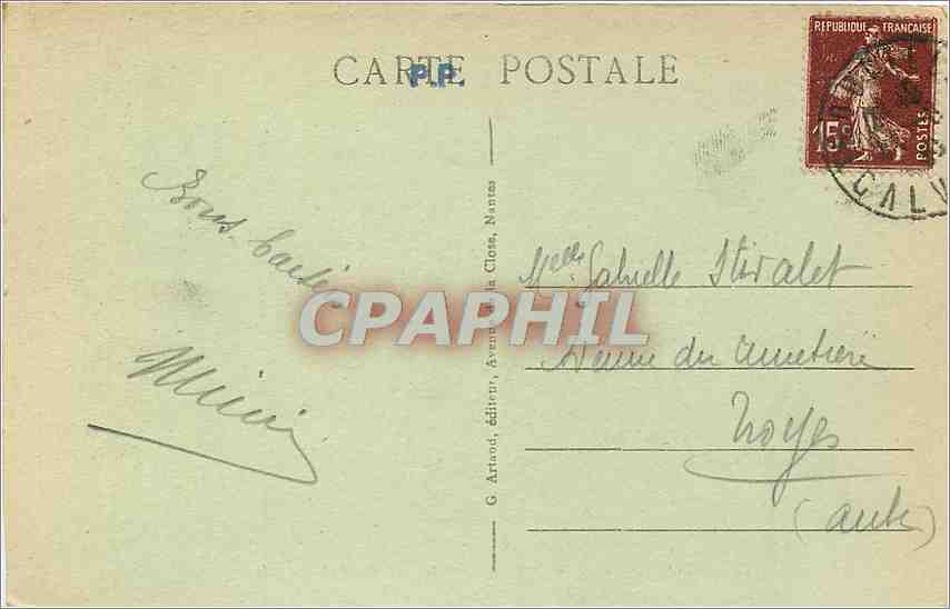 CPA Trouville la reine des plages barques dans les jetees Bateau — Verso
