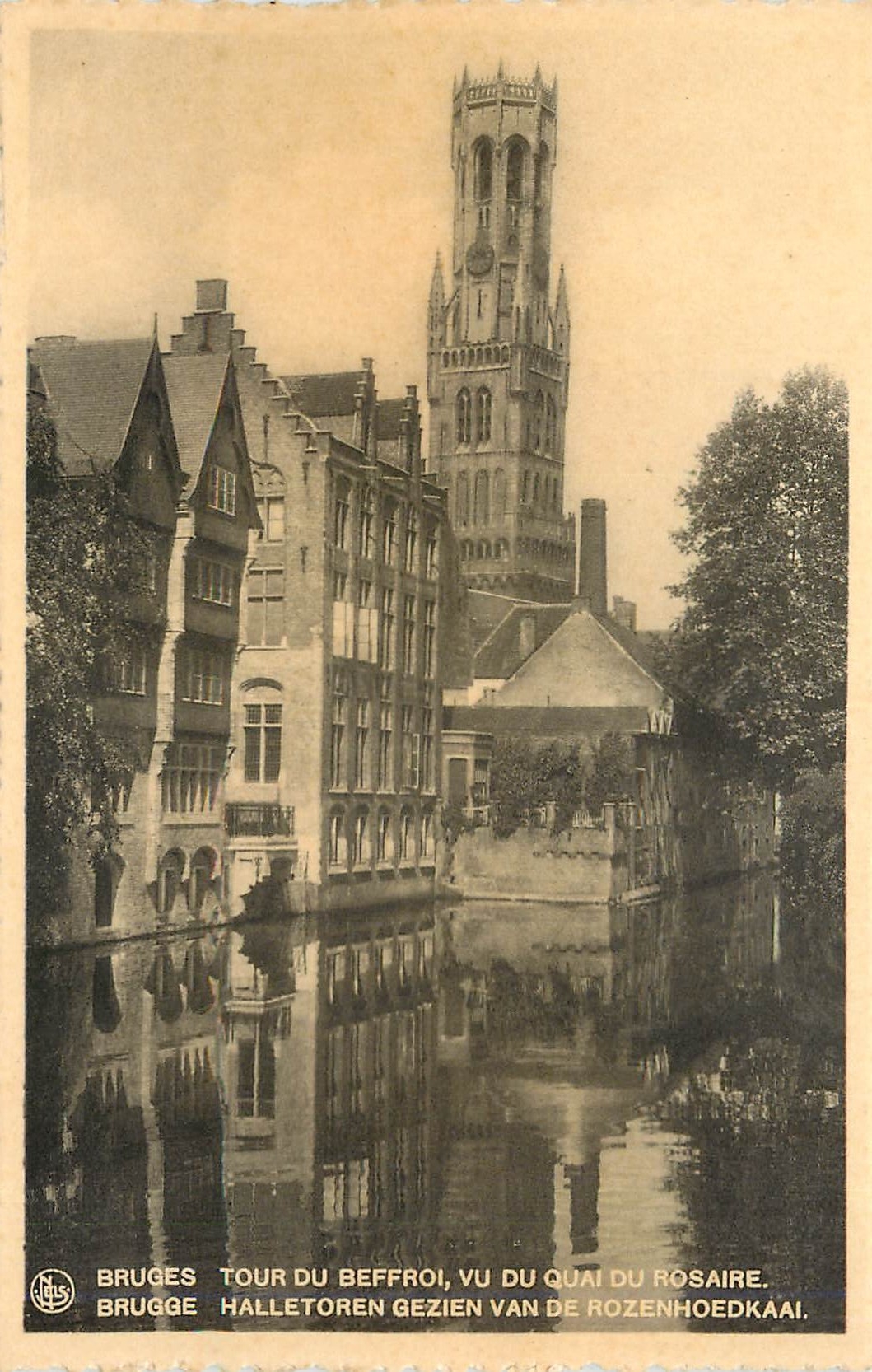 CPA Bruges Tour du Beffroi vu du quai du Rosaire