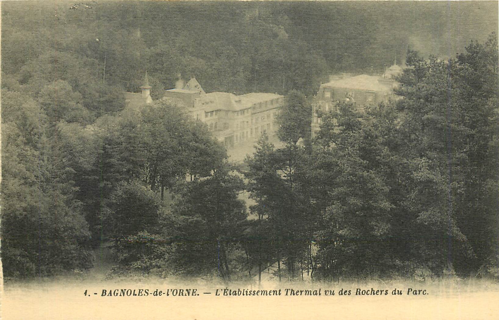 CPA Bagnoles de l'Orne l'etblissement thermal vu des Rochers du Parc