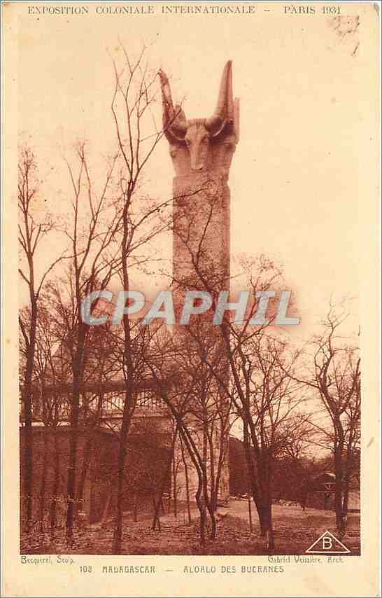 CPA Exposition coloniale internationale paris 1931 Madagascar Aloalo des Bucranes