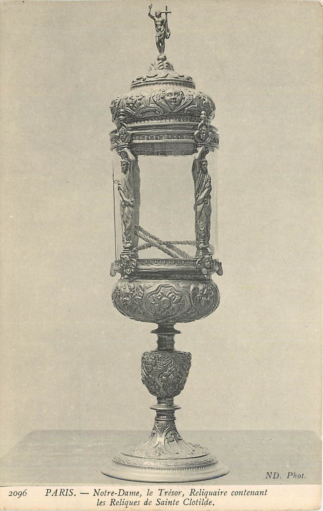 CPA Paris Notre-Dame le tresor reliquaire contenant les reliques de Sainte Clotilde