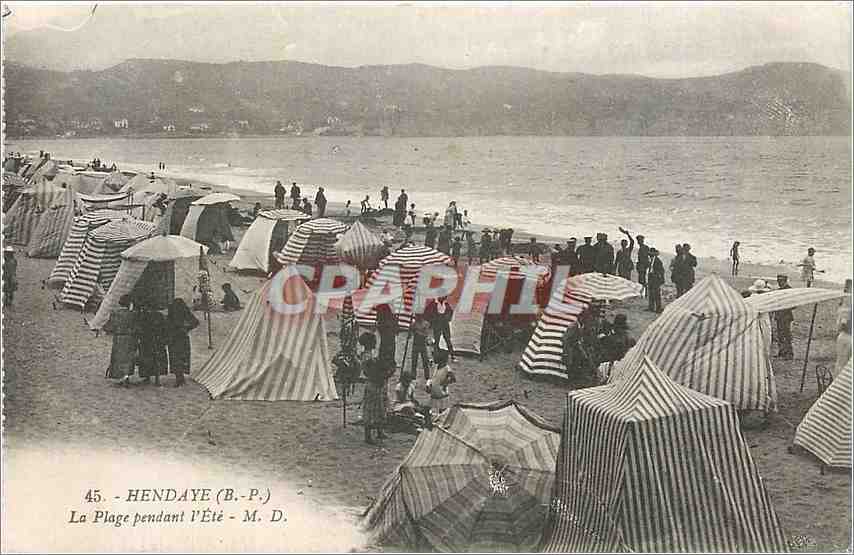 Hendaye (B.-P.) — La Plage pendant l'Été — M. D.