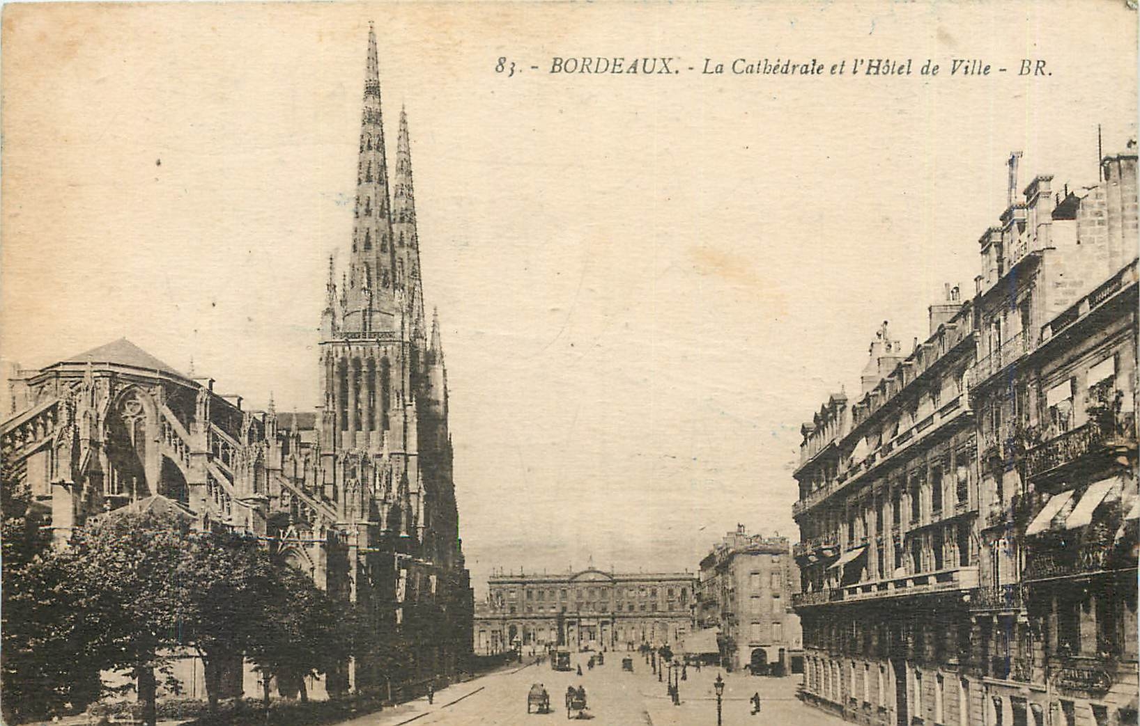 CPA Bordeaux la cathedrale et l'hotel de ville