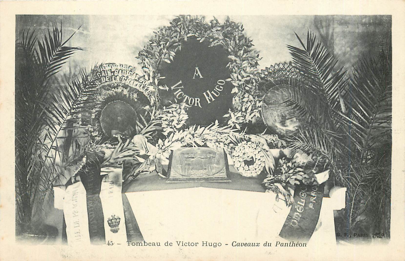 CPA Tombeau de Victor Hugo caveau du Pantheon