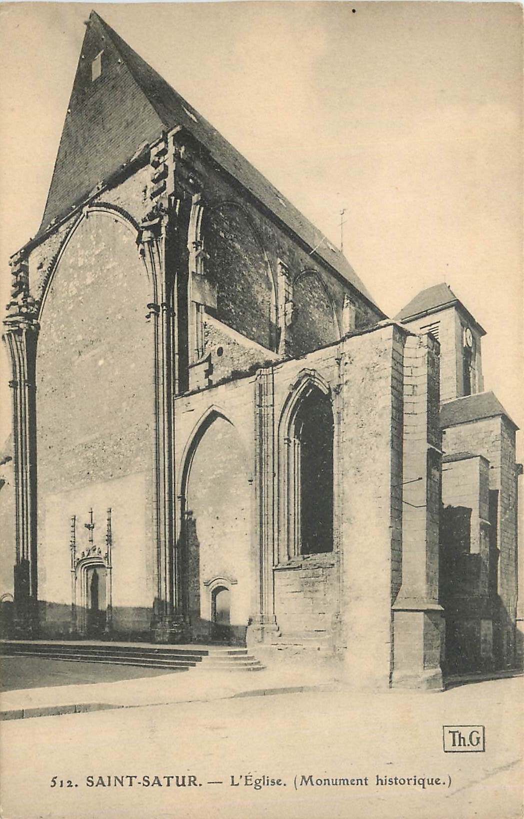 CPA SAINT-SATUR - L'Eglise (Monument historique)