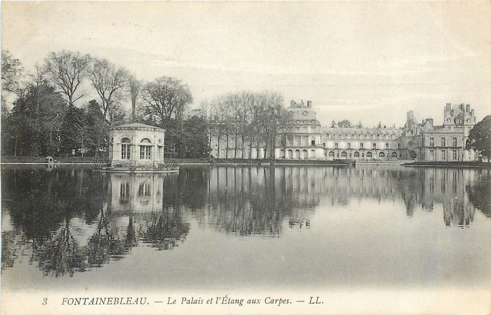 Fontainebleau — Das Schloss und der Karpfenteich — LL.