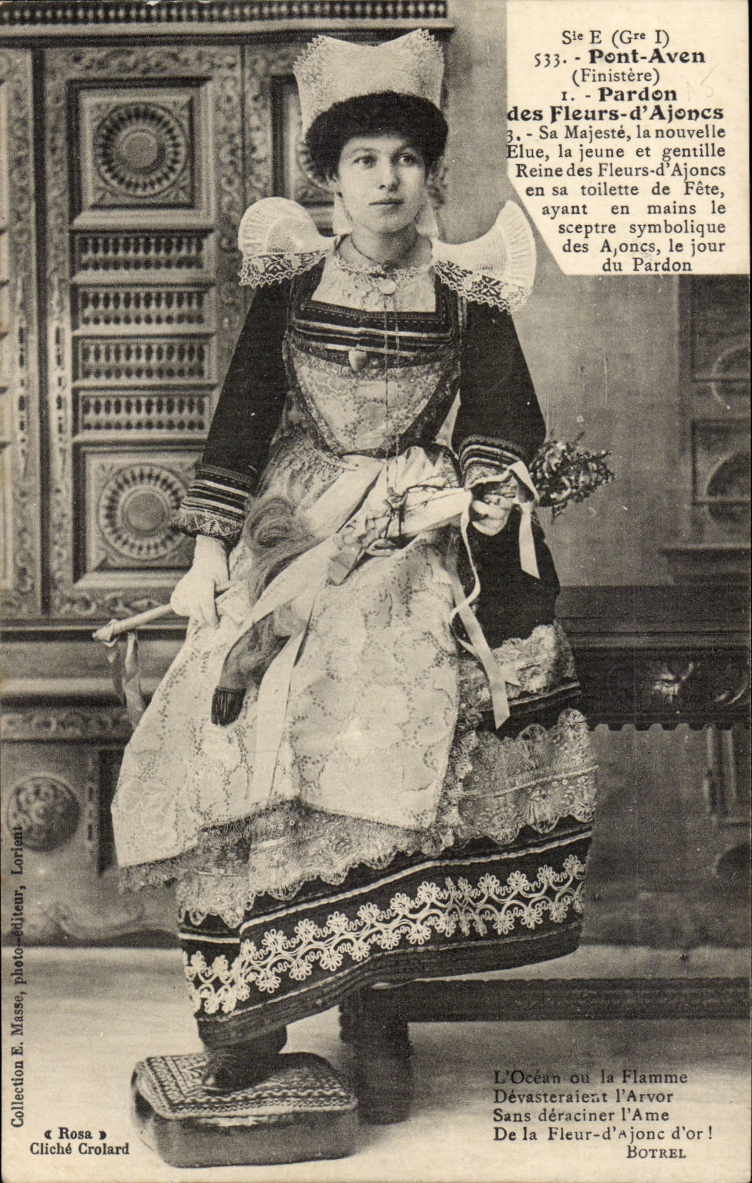 CPA Pont Aven PArdon des Fleurs d'Ajoncs Bretagne (folklore costume)