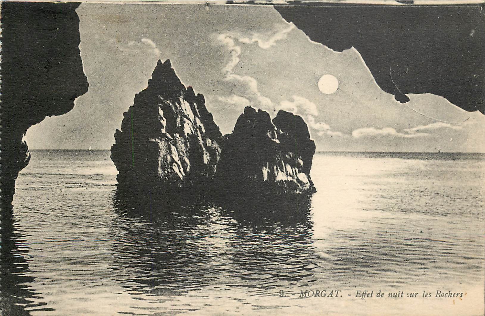 CPA Morgat Effet de nuit sur les Rochers 