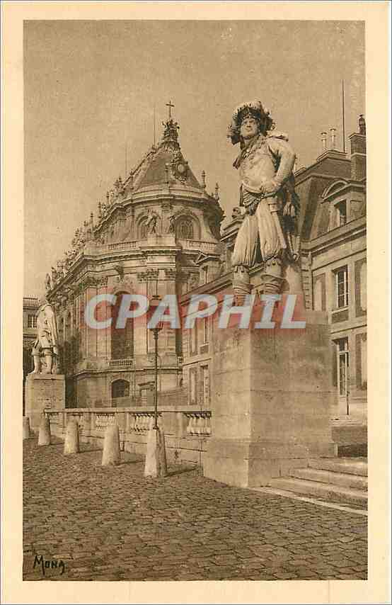 CPA Versailles La Chapelle Construite par Mansart et la Cour des Ministres 