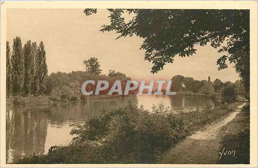 CPA Saint Germain en Laye S et O Sur la Route de Saint Germain La Seine a Bougival 