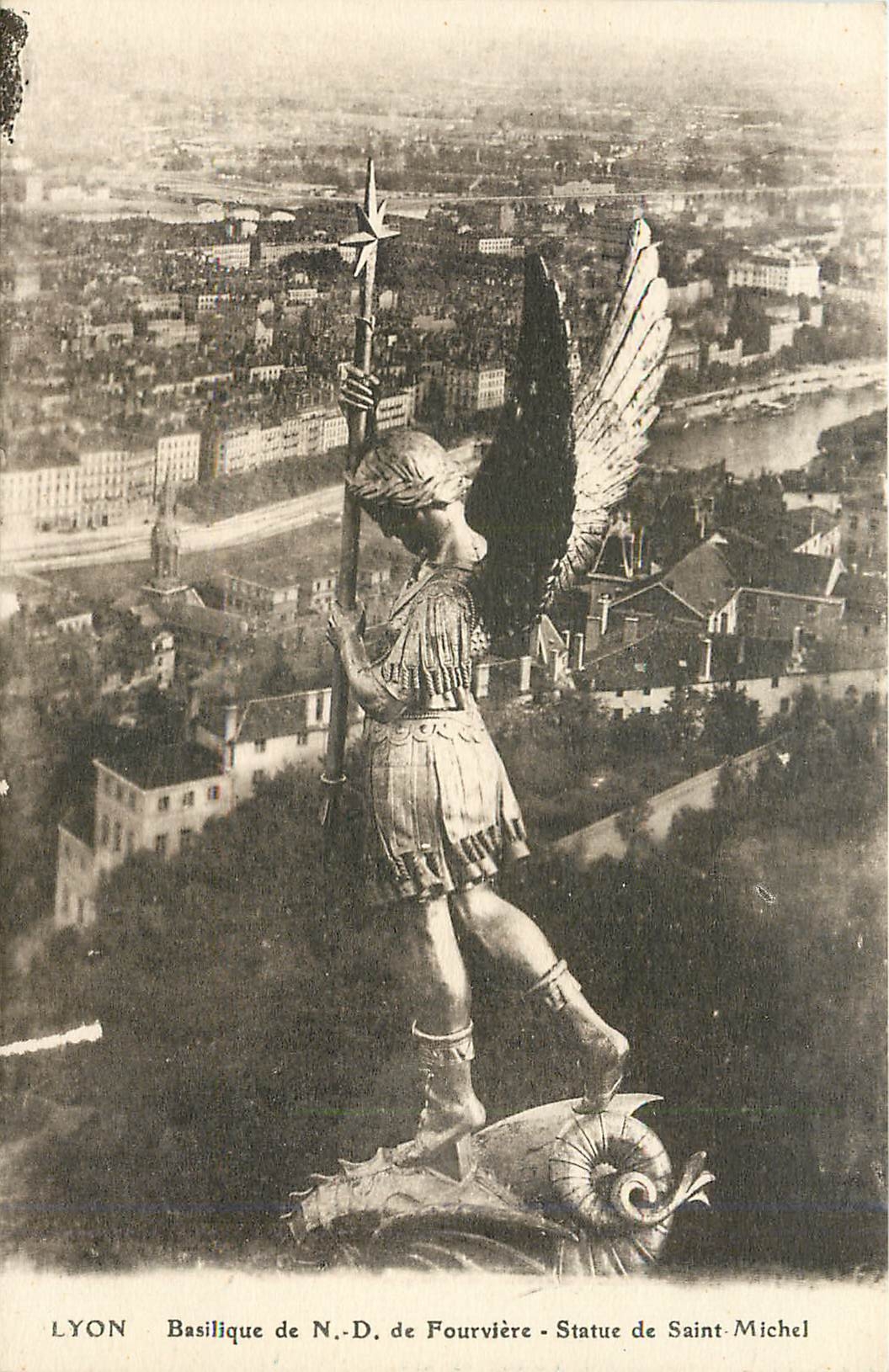 CPA Lyon Basilique de ND de Fourviere Statue de Saint Michel 