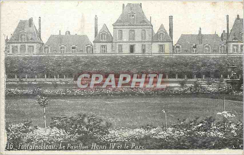 CPA Fontainebleau Le Pavillon Henri IV et le Parc 