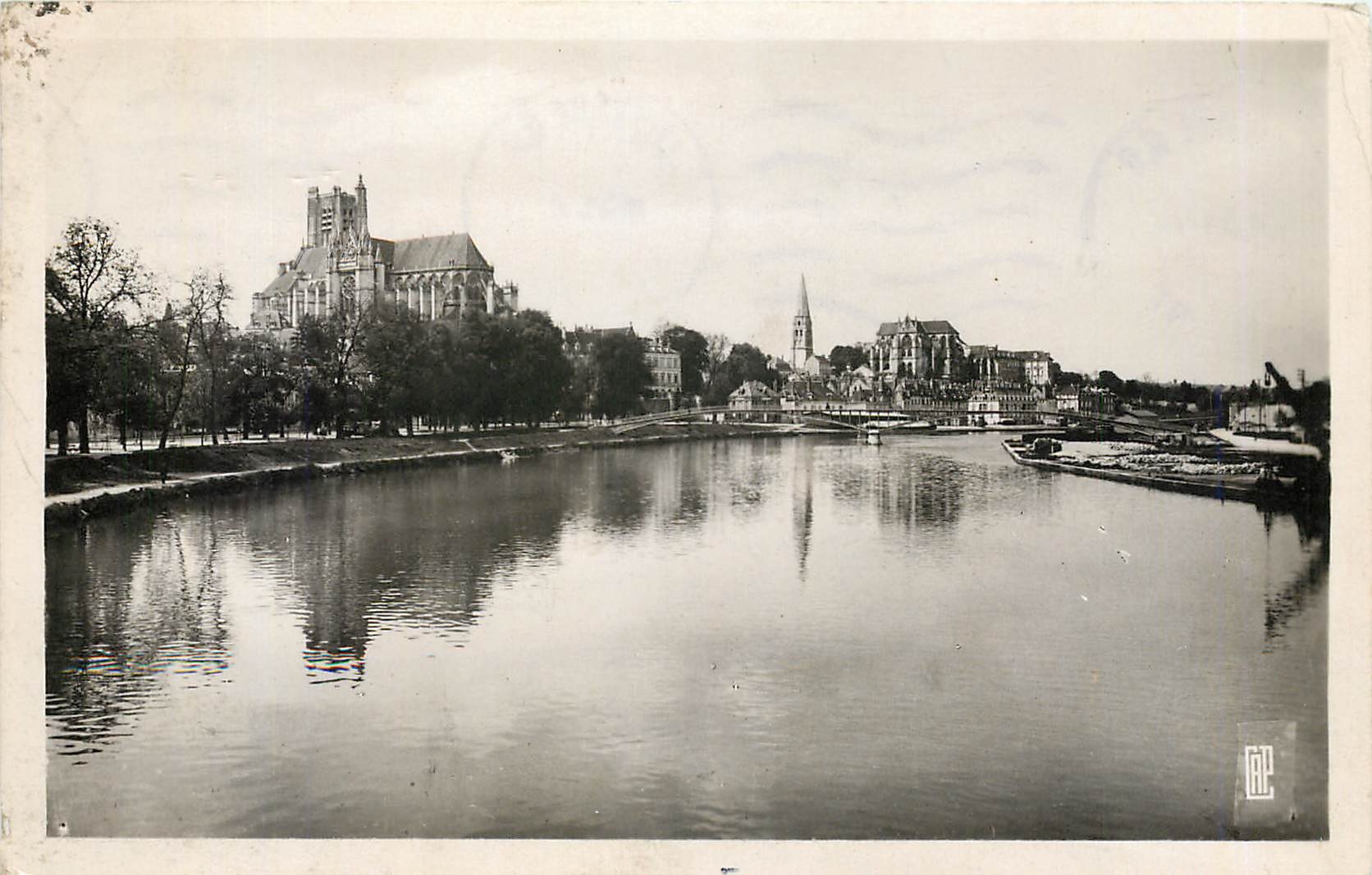 CPM Auxerre L'Yonne et les quais 