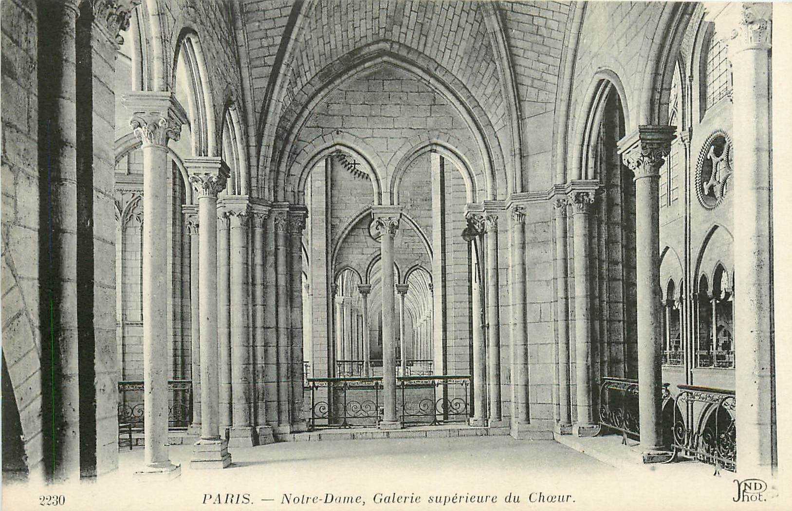 CPA Paris Notre Dame Galerie superieure du Choeur 