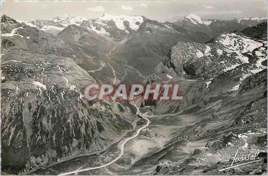 CPM Sur la route du Col de l'Iseran La descente sur Bonneval sur Arc dans le fond l'Albaron