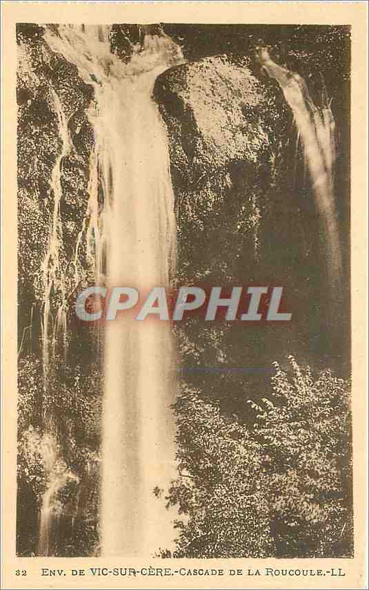 CPA Env de Vic sur Cere Cascade de la Roucoule 