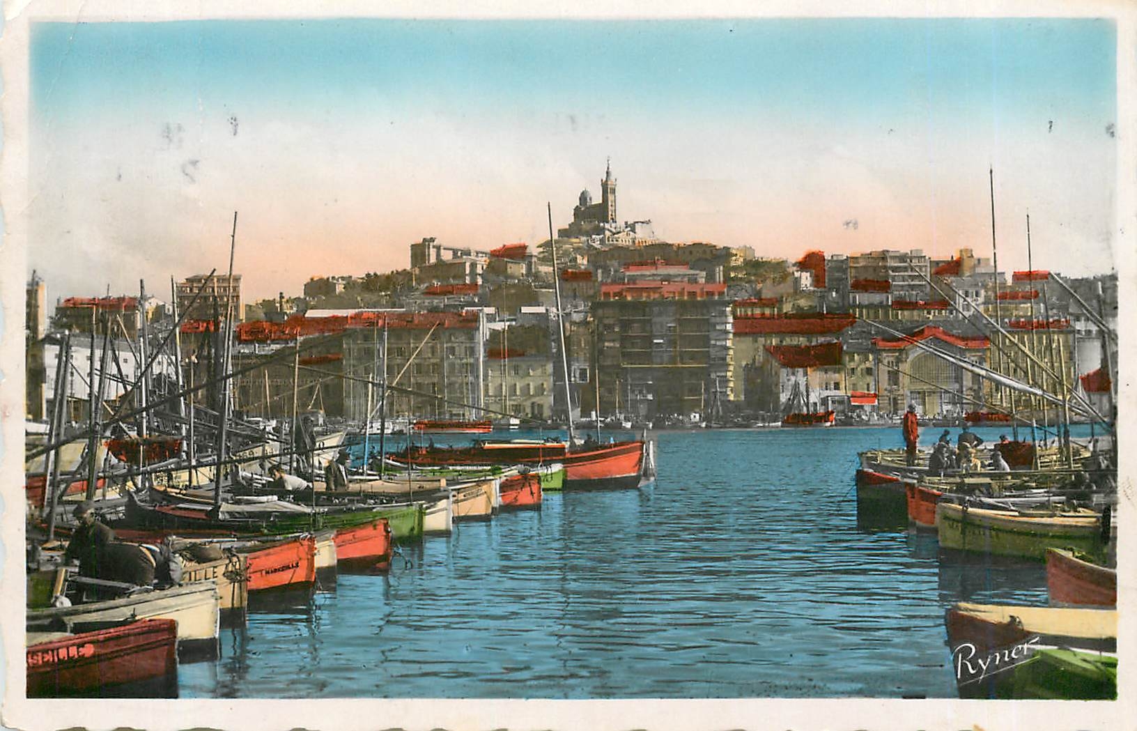 CPM Marseille Un coin du Port Bateaux