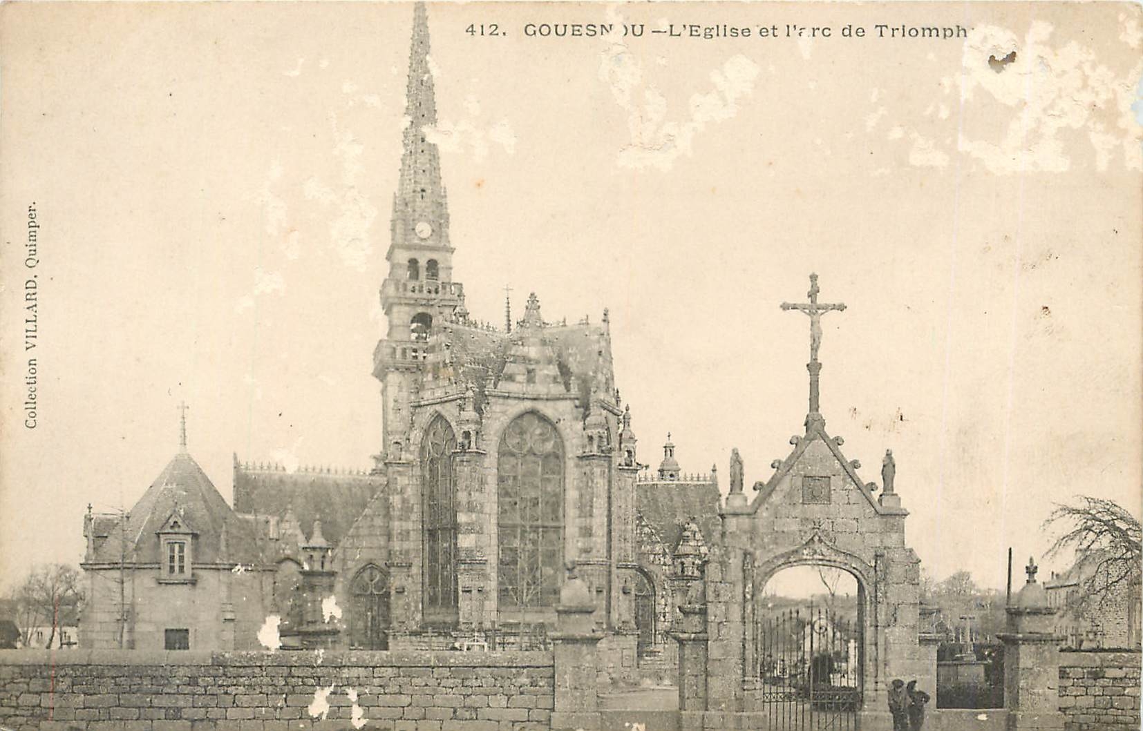 CPA Gouesnou L'Eglise et l'Arc de Triomphe 