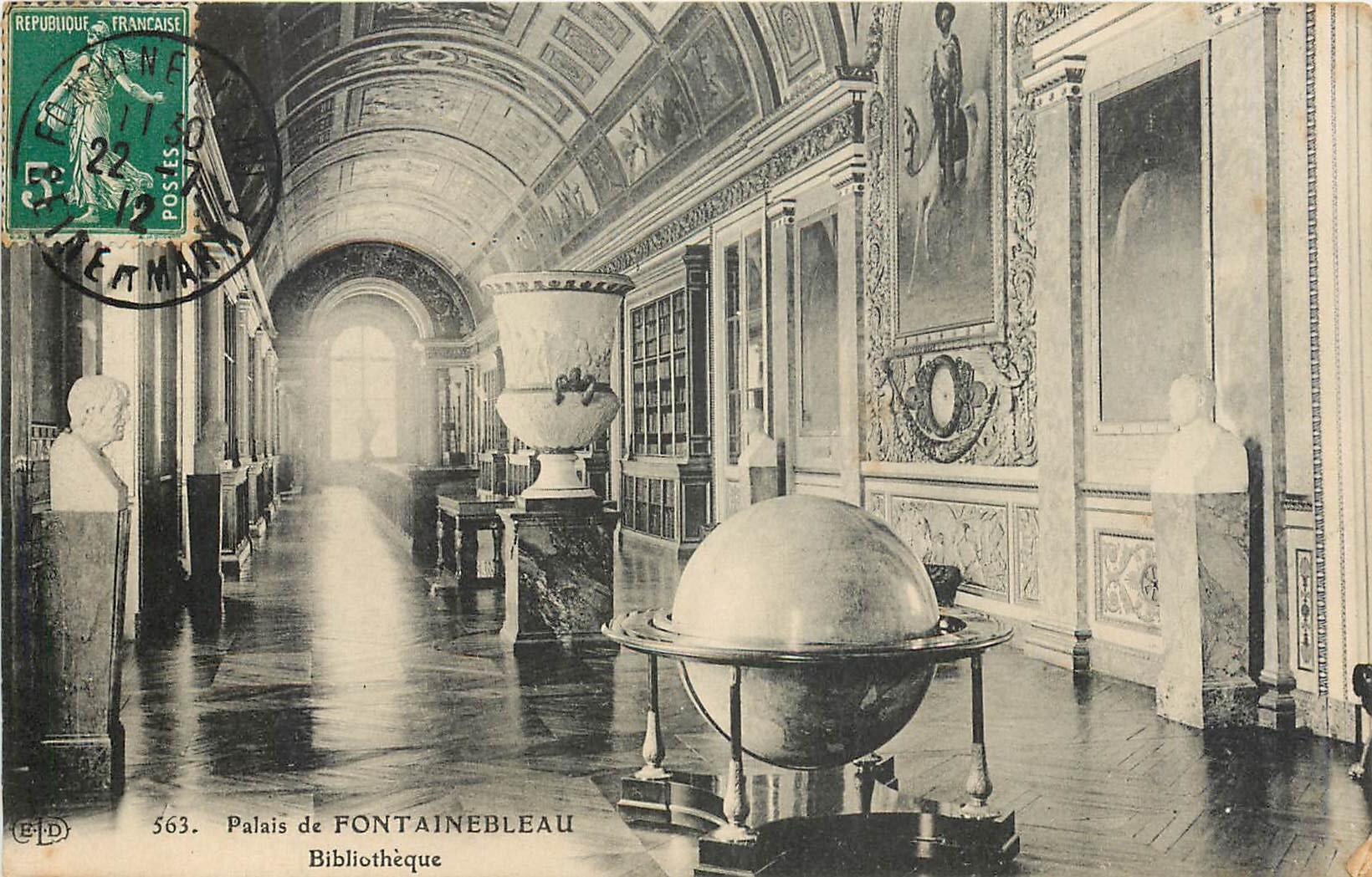 Palais de FONTAINEBLEAU — Bibliothèque — Éditeur E.P.D. n° 563 - Recto