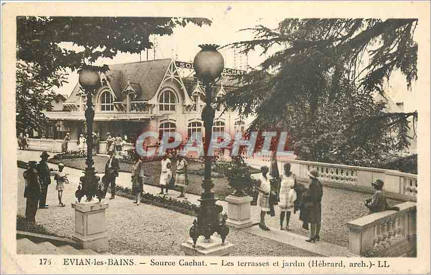 CPA Evian les Bains Les terrasses et jardin 