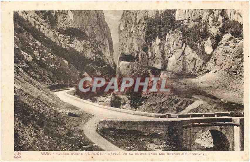 CPA Urdos Defile de la Route dans les Gorges du Portalet 