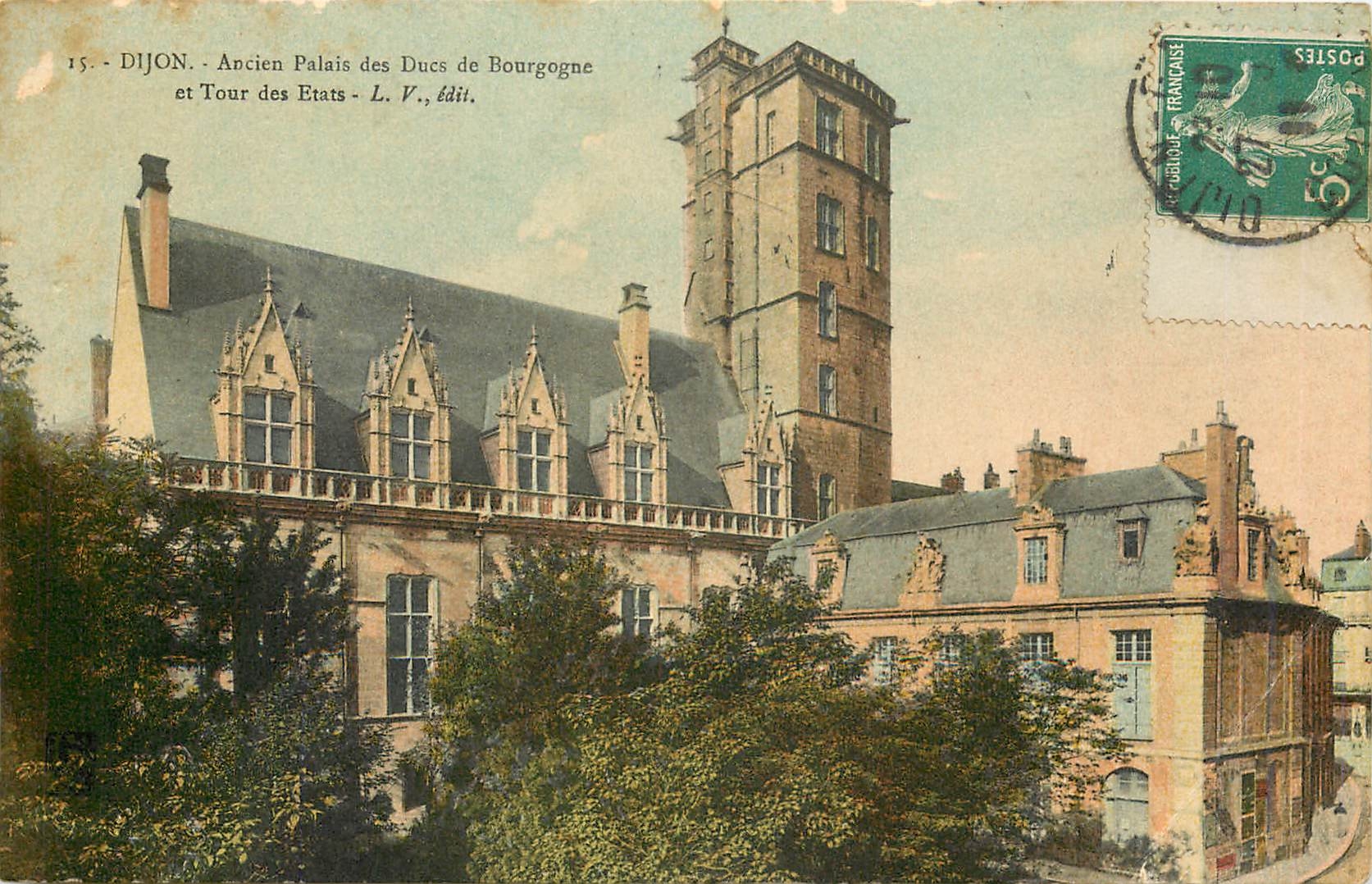CPA Dijon Ancien Palais des Ducs de Bourgogne et Tour des Etats 