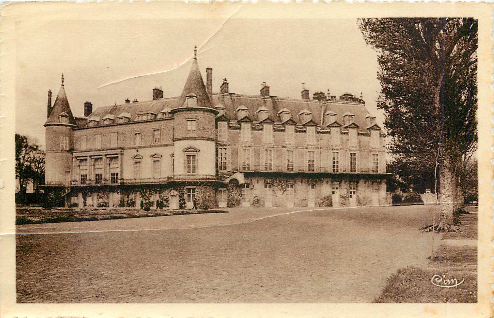 CPA Palais de Rambouillet SO Vue prise de Quinconces 