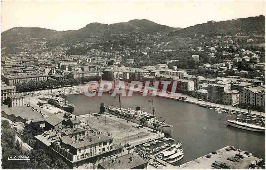 CPM Nice Le port les quartiers Riquiier et St Roch Bateaux
