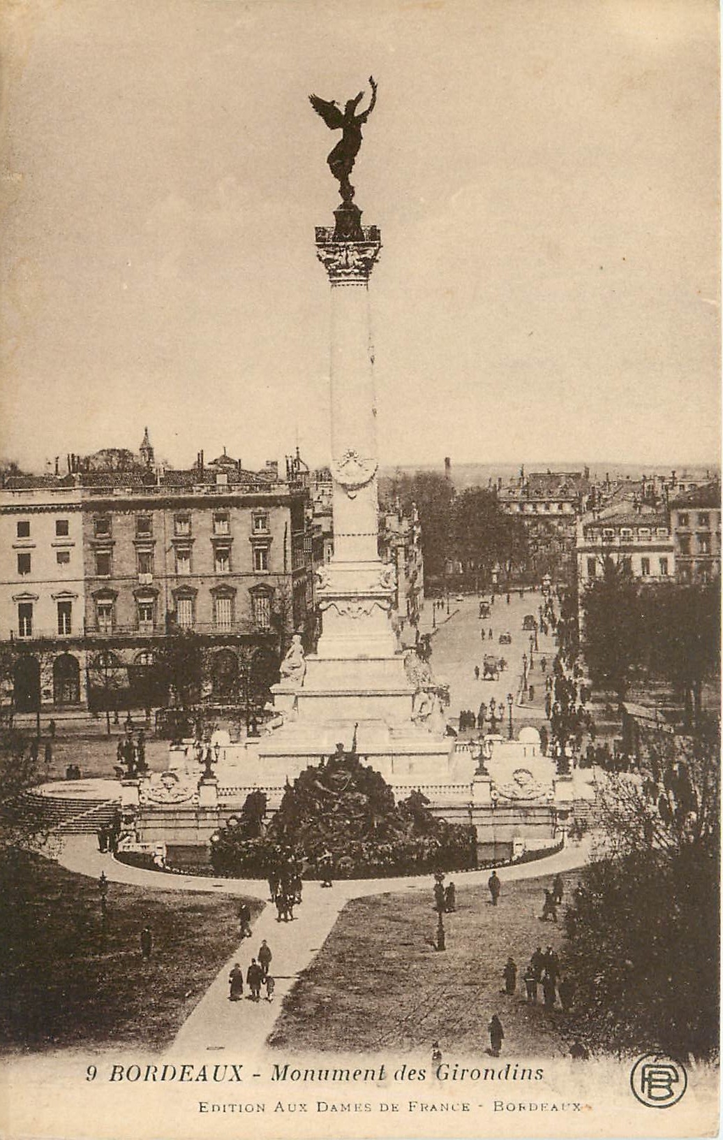 CPA Bordeaux Monument des Girondins 