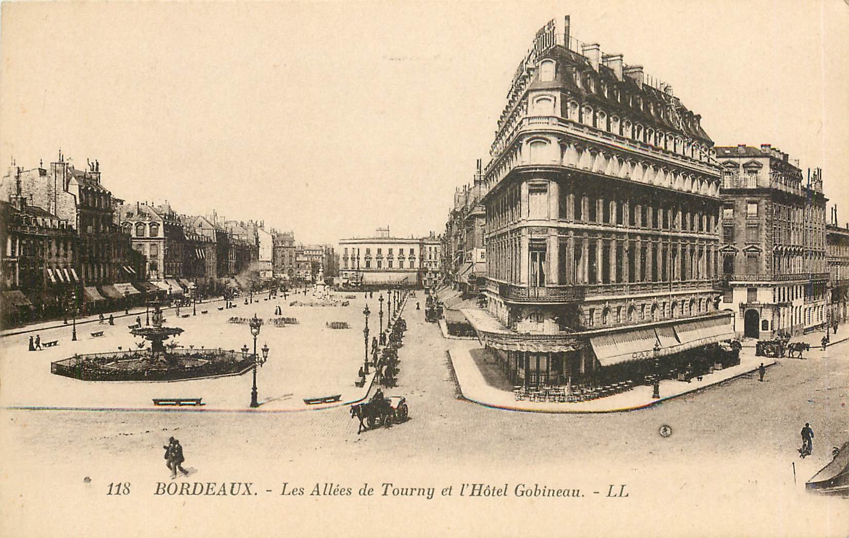 CPA Bordeaux Les Allees de Tourny et l'Hotel Gobineau 
