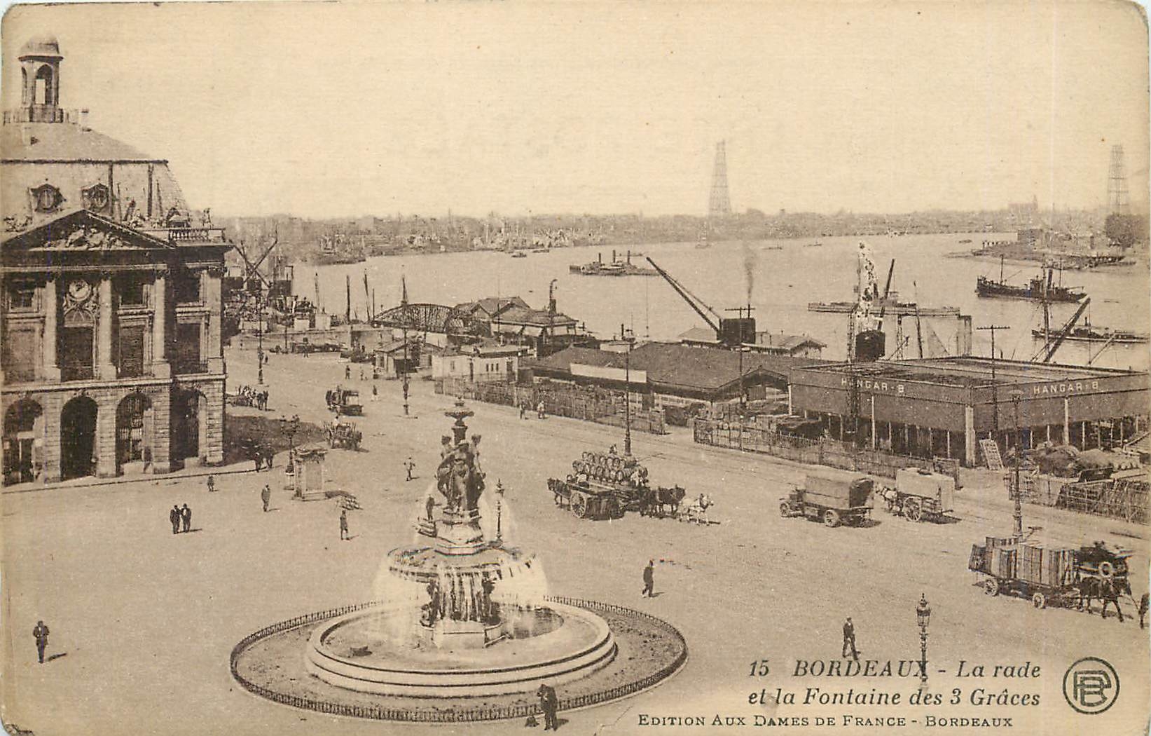CPA Bordeaux La rade et la Fontaine des 3 Graces 