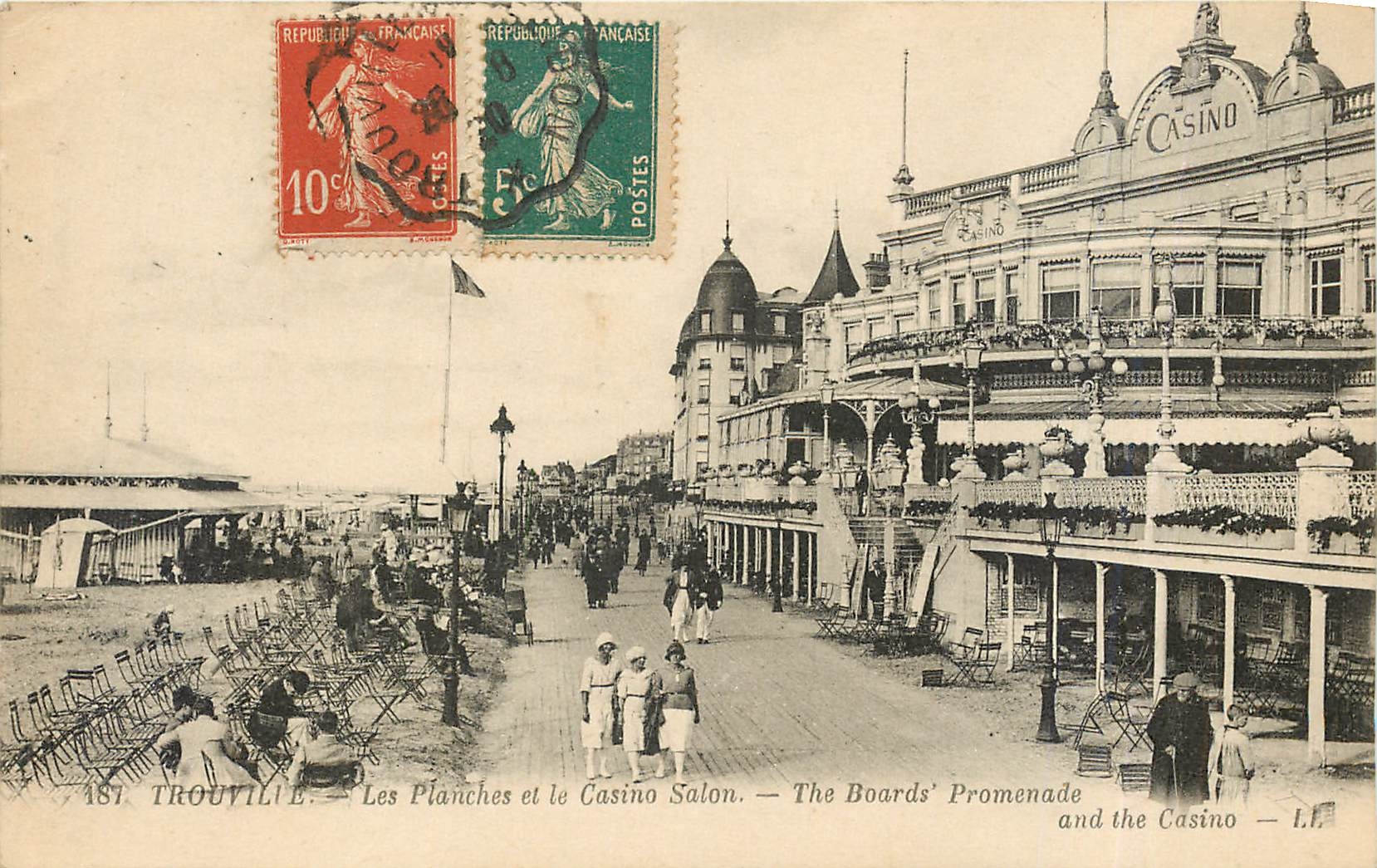 TROUVILLE — Les Planches et le Casino Salon — The Boards' Promenade and the Casino — L.L.